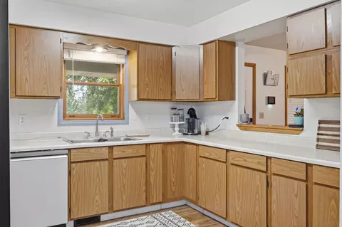 Kitchen - 2719 Beacon Hl, Strafford, MO 65757 photo 2 of 4