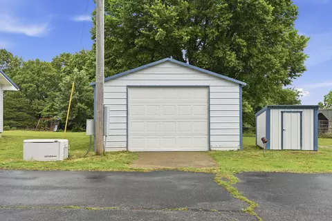 Exterior - 2719 Beacon Hl, Strafford, MO 65757 photo 8 of 8