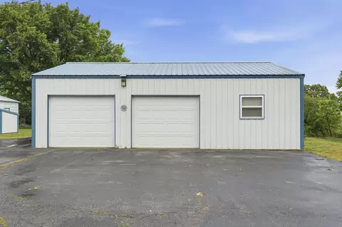 Exterior - 2719 Beacon Hl, Strafford, MO 65757 photo 7 of 8