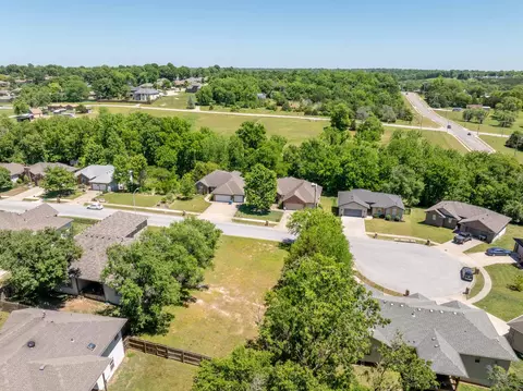 5389 S Clifton Ave, Springfield, MO 65810