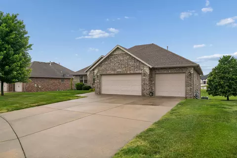 2147 N Citation Ave, Springfield, MO 65802 photo 2