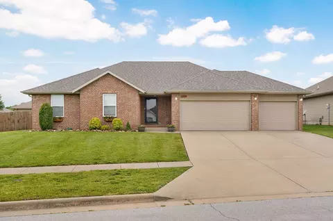 1071 S Tanner Dr, Springfield, MO 65802