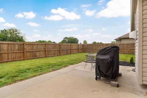 Exterior - 1071 S Tanner Dr, Springfield, MO 65802 photo 5 of 11