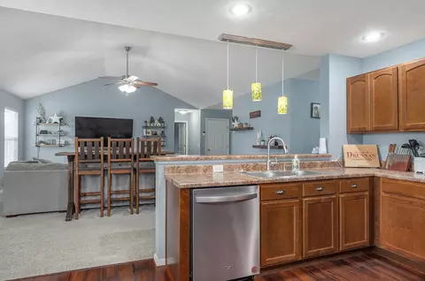 Kitchen - 1071 S Tanner Dr, Springfield, MO 65802 photo 2 of 2