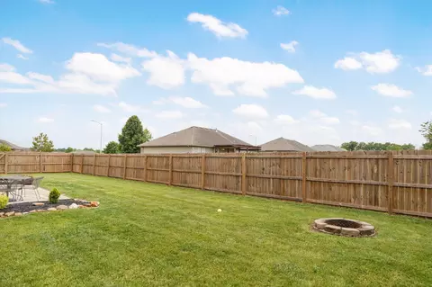 Exterior - 1071 S Tanner Dr, Springfield, MO 65802 photo 8 of 11