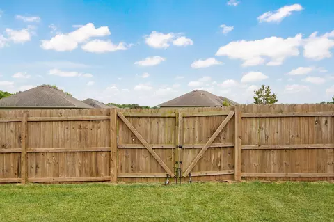 Exterior - 1071 S Tanner Dr, Springfield, MO 65802 photo 9 of 11