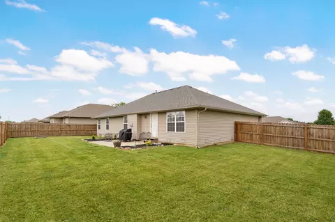 Exterior - 1071 S Tanner Dr, Springfield, MO 65802 photo 11 of 11