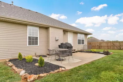 Exterior - 1071 S Tanner Dr, Springfield, MO 65802 photo 6 of 11