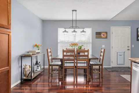 Dining - 1071 S Tanner Dr, Springfield, MO 65802 photo 1 of 2