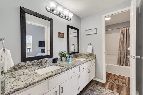 Bath - 29 Fall Creek Dr UNIT 5&6, Branson, MO 65616 photo 1 of 4