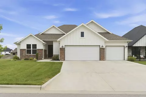 4964 S Aaron Ave, Springfield, MO 65810