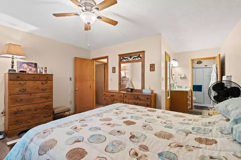 Bedroom - 27278 Timber Springs Rd, Shell Knob, MO 65747 photo 4 of 4