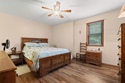 Bedroom - 27278 Timber Springs Rd, Shell Knob, MO 65747 photo 3 of 4