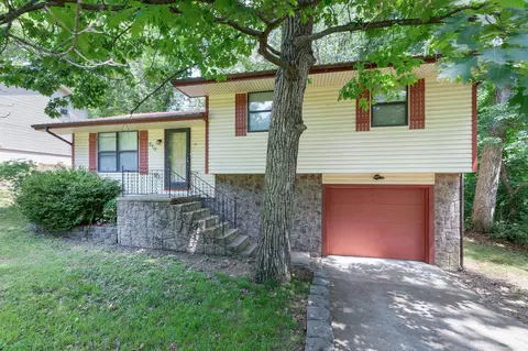 610 Pocahontas St, Branson, MO 65616