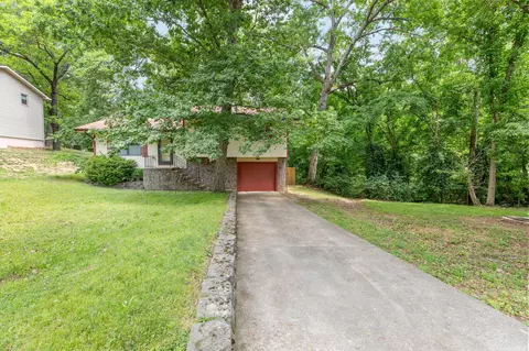 Exterior - 610 Pocahontas St, Branson, MO 65616 photo 2 of 7