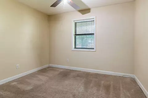 Bedroom - 610 Pocahontas St, Branson, MO 65616 photo 3 of 3