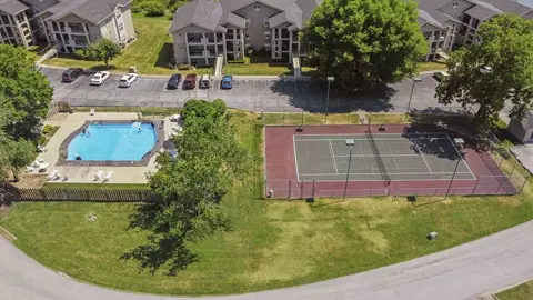 Exterior - 835 Fairview St #4, Branson, MO 65616 photo 4 of 6