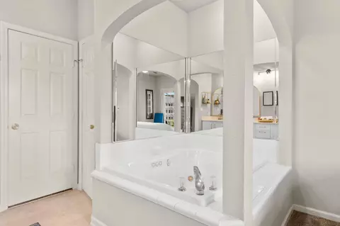 Bath - 835 Fairview St #4, Branson, MO 65616 photo 3 of 4