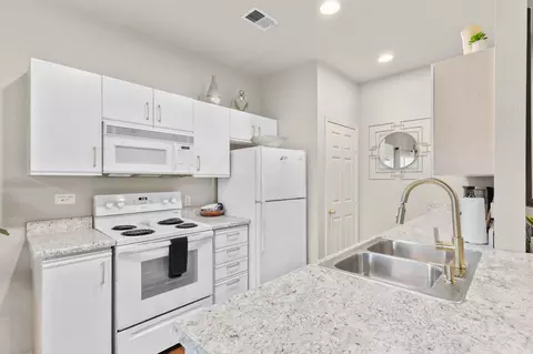 Kitchen - 835 Fairview St #4, Branson, MO 65616 photo 3 of 4