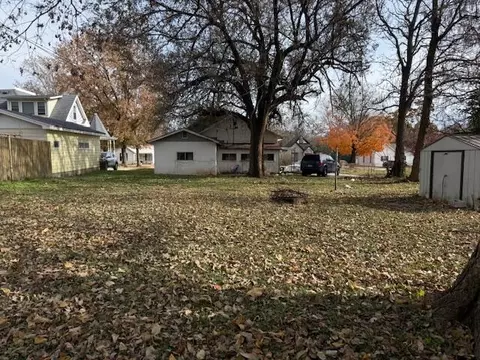 2023 N Robberson Ave, Springfield, MO 65803 photo 2