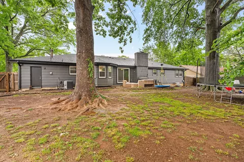 Exterior - 1850 E Swallow St, Springfield, MO 65804 photo 7 of 9