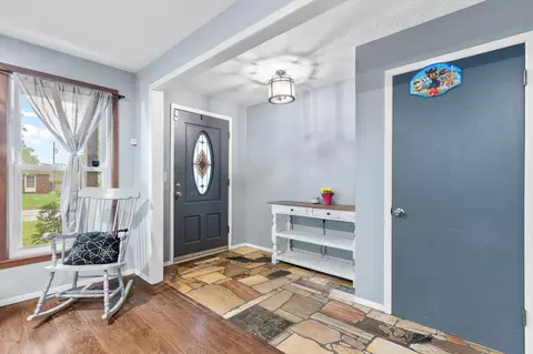 Entry Way - 1850 E Swallow St, Springfield, MO 65804 photo 1 of 2