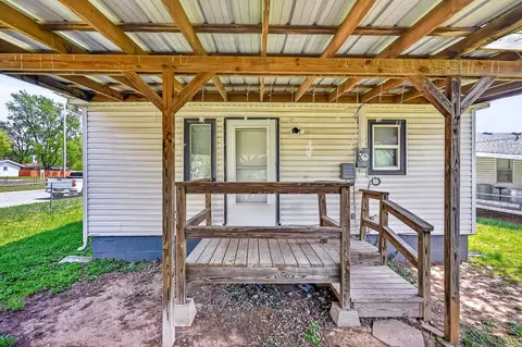 Exterior - 901 S West Ave, Springfield, MO 65802 photo 5 of 8