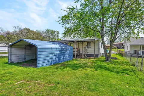 Exterior - 901 S West Ave, Springfield, MO 65802 photo 6 of 8