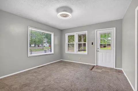 Living - 901 S West Ave, Springfield, MO 65802 photo 2 of 5