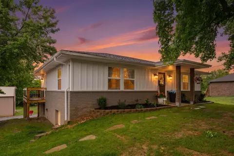 350 S Countryman Rd, Ozark, MO 65721