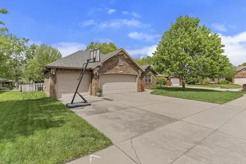 Exterior - 4433 S Appleton Dr, Springfield, MO 65810 photo 2 of 8