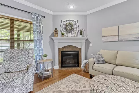 Living - 4433 S Appleton Dr, Springfield, MO 65810 photo 2 of 3