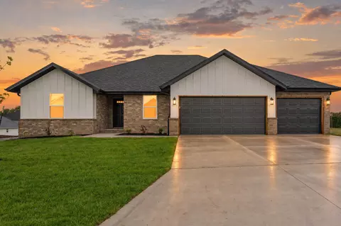 3081 E Heritage St, Republic, MO 65738