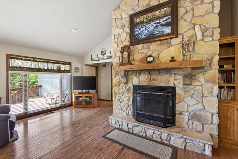 Living - 1424 Chadwick Rd, Chadwick, MO 65629 photo 5 of 8