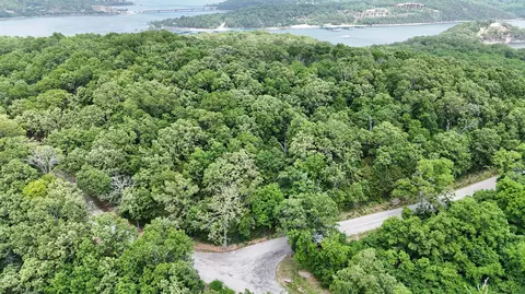 000 N Oasis Rd, Blue Eye, MO 65611