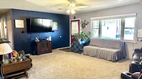 Living - 508 Monroe St, Thayer, MO 65791 photo 2 of 3