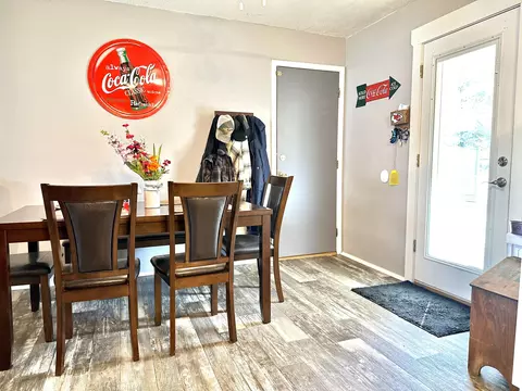 Entry Way - 508 Monroe St, Thayer, MO 65791 photo 1 of 2