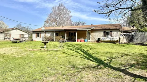 Exterior - 508 Monroe St, Thayer, MO 65791 photo 11 of 17