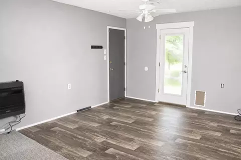 Living - 508 Monroe St, Thayer, MO 65791 photo 4 of 4