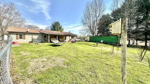 Exterior - 508 Monroe St, Thayer, MO 65791 photo 13 of 17