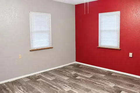 Bedroom - 508 Monroe St, Thayer, MO 65791 photo 2 of 5