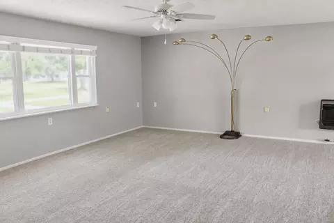 Living - 508 Monroe St, Thayer, MO 65791 photo 3 of 4
