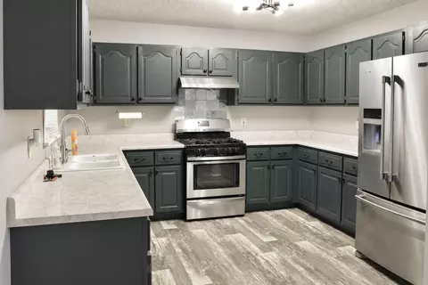 Kitchen - 508 Monroe St, Thayer, MO 65791 photo 2 of 2