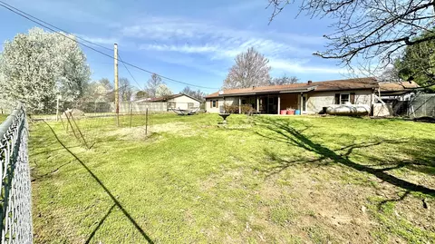 Exterior - 508 Monroe St, Thayer, MO 65791 photo 12 of 17