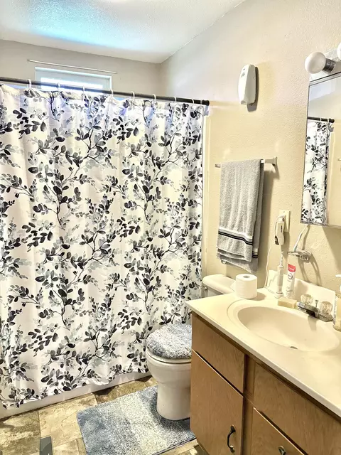 Bath - 508 Monroe St, Thayer, MO 65791 photo 2 of 2