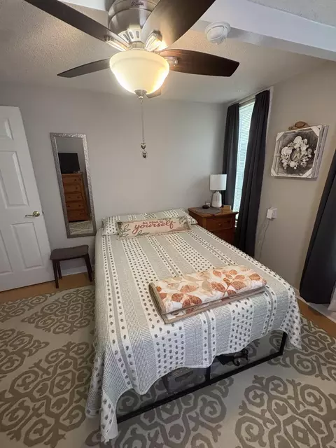 Bedroom - 2043 N Jefferson Ave, Springfield, MO 65803 photo 4 of 5