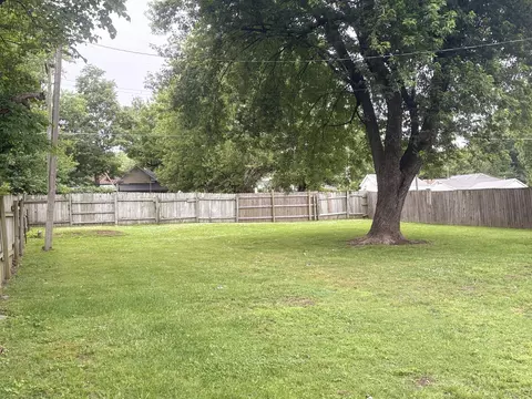Exterior - 2043 N Jefferson Ave, Springfield, MO 65803 photo 8 of 10