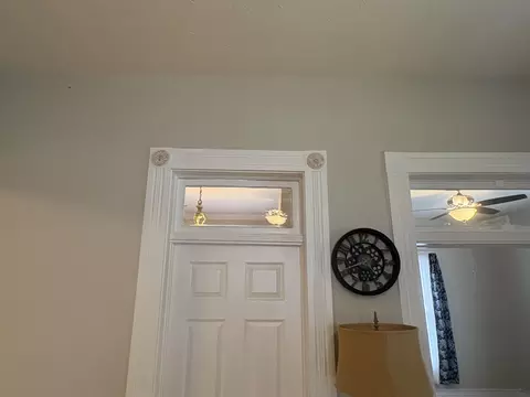 Entry Way - 2043 N Jefferson Ave, Springfield, MO 65803 photo 4 of 5