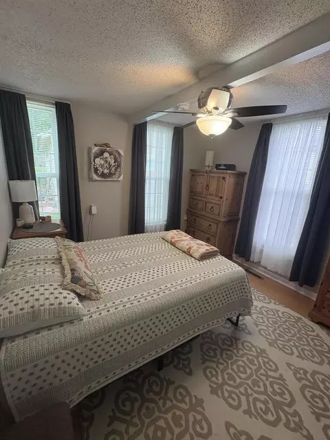 Bedroom - 2043 N Jefferson Ave, Springfield, MO 65803 photo 3 of 5