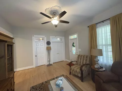Entry Way - 2043 N Jefferson Ave, Springfield, MO 65803 photo 1 of 5